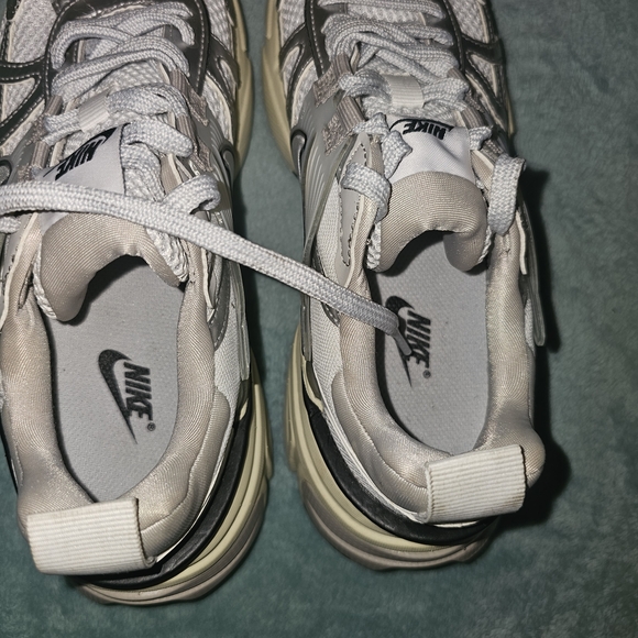 Nike V2K WOMENS 6.5 White and Gray Sneakers - Picture 10 of 11